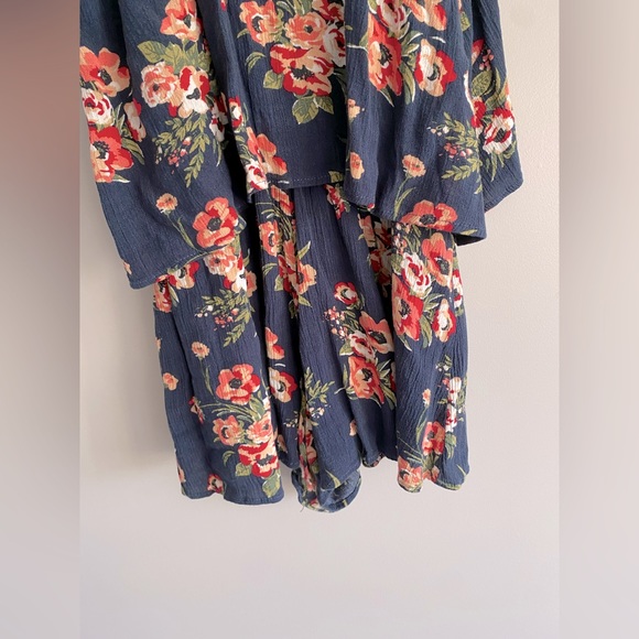 Sage Brand - Navy, Floral Romper with open back - Size LG - Picture 2 of 5